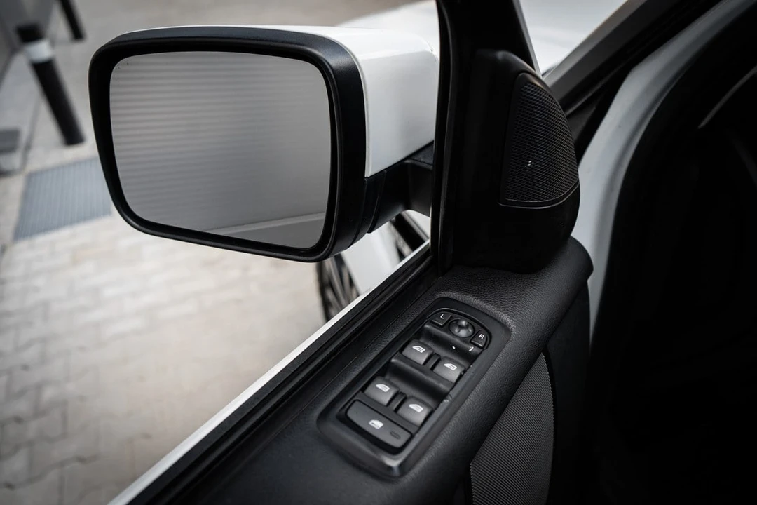 2012 Land Rover Discovery 4th Gen - Image 28 of 30