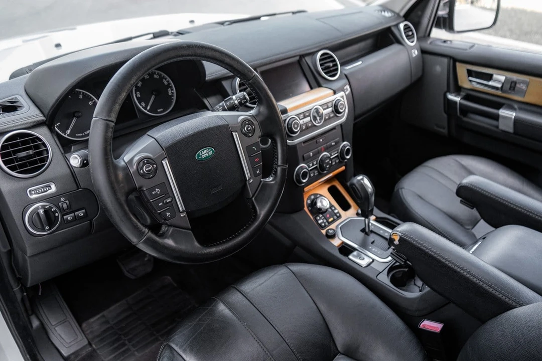2012 Land Rover Discovery 4th Gen - Image 11 of 30