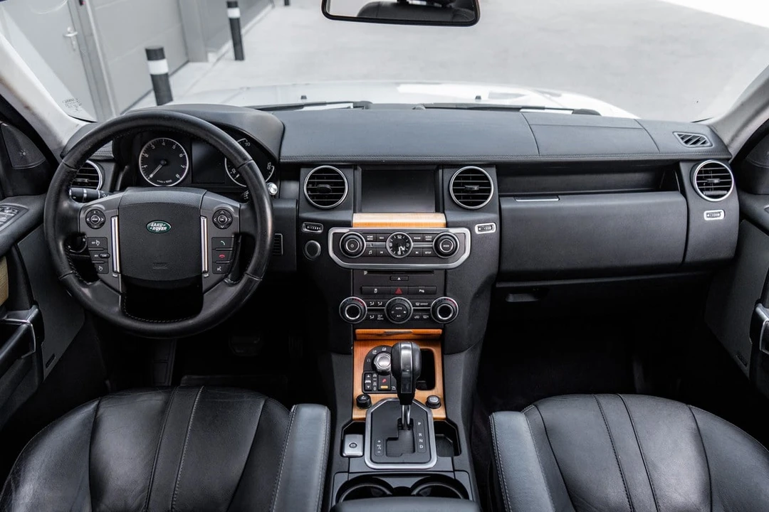 2012 Land Rover Discovery 4th Gen - Image 12 of 30