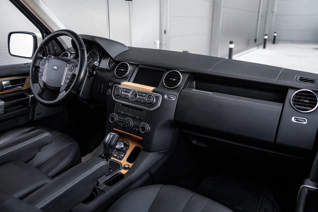 2012 Land Rover Discovery 4th Gen - Image 14 of 30