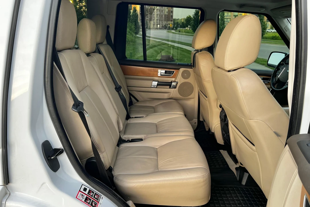2012 Land Rover Discovery 4th Gen - Image 24 of 31
