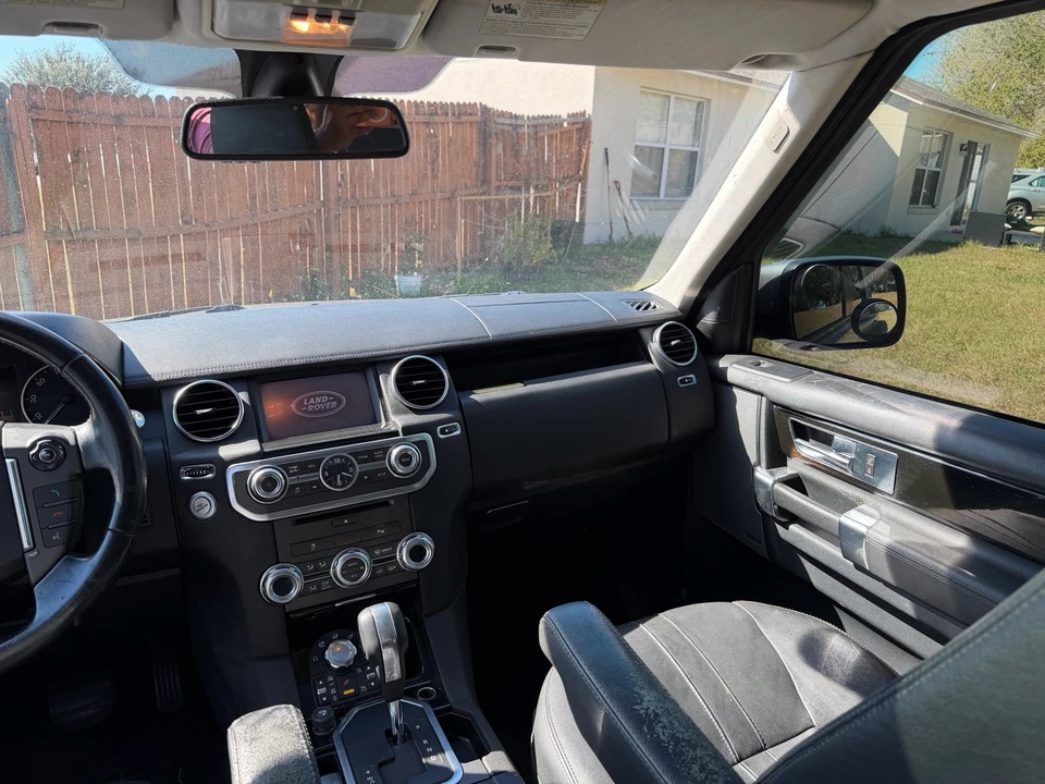 2012 Land Rover Discovery 4th Gen - Image 14 of 16