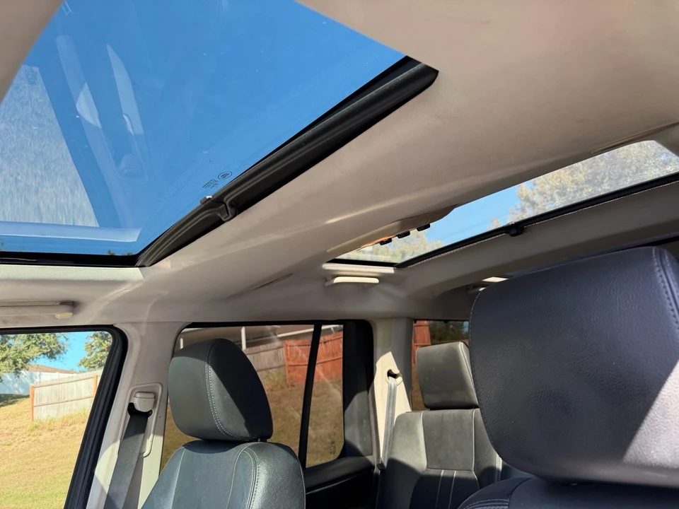2012 Land Rover Discovery 4th Gen - Image 11 of 16