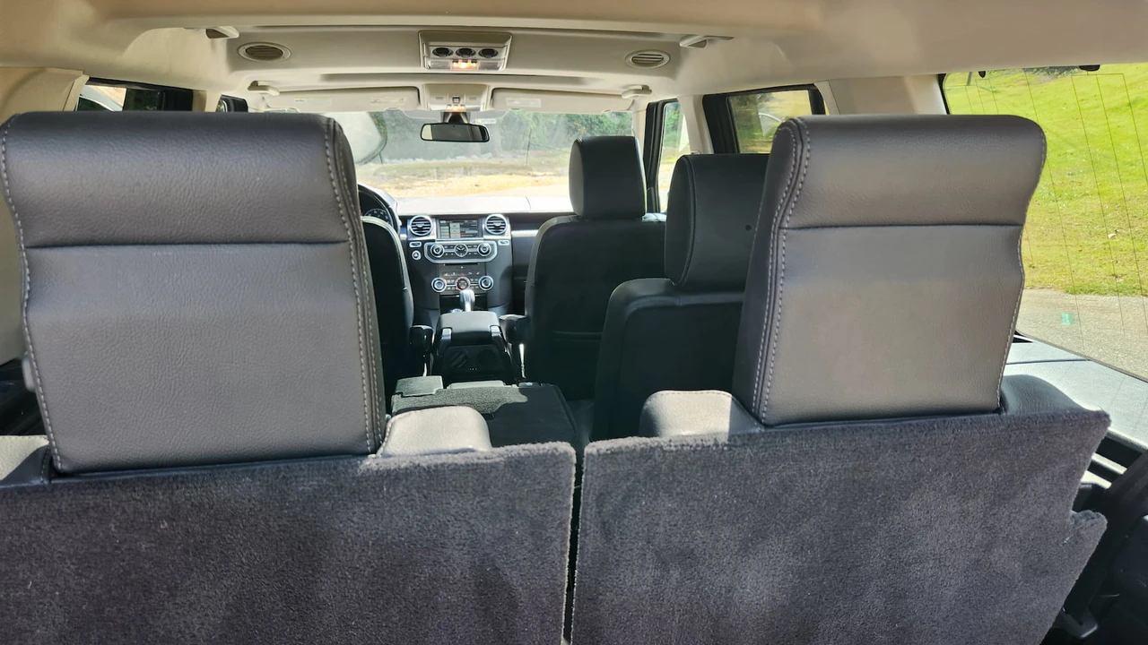 2012 Land Rover Discovery 4th Gen - Image 9 of 16