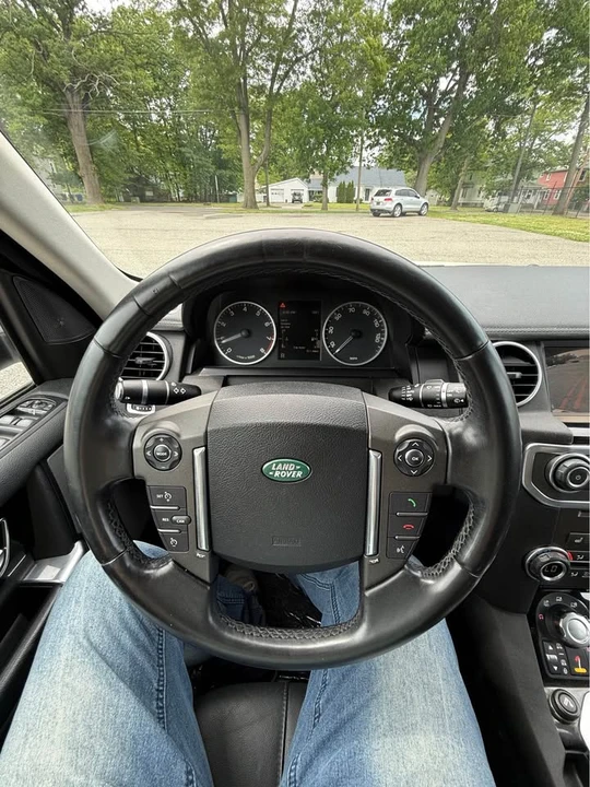 2012 Land Rover Discovery 4th Gen - Image 17 of 21