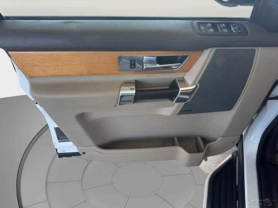 2012 Land Rover Discovery 4th Gen - Image 13 of 21