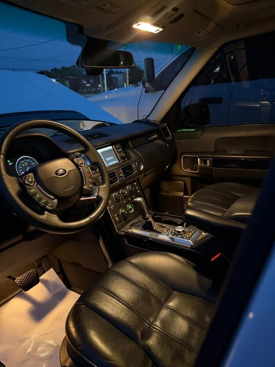 2012 Land Rover Range Rover L322 - Image 6 of 12