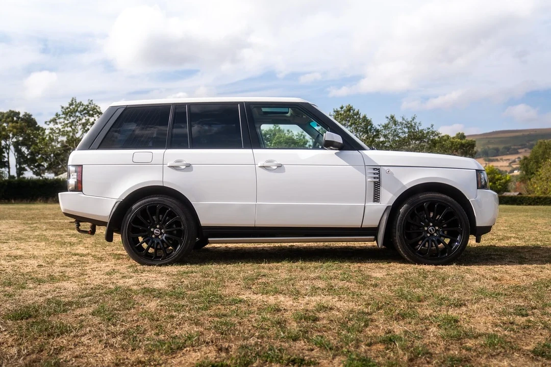 2012 Land Rover Range Rover L322 - Image 11 of 31
