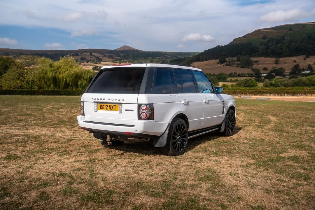 2012 Land Rover Range Rover L322 - Image 13 of 31