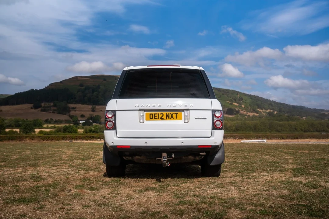 2012 Land Rover Range Rover L322 - Image 17 of 31