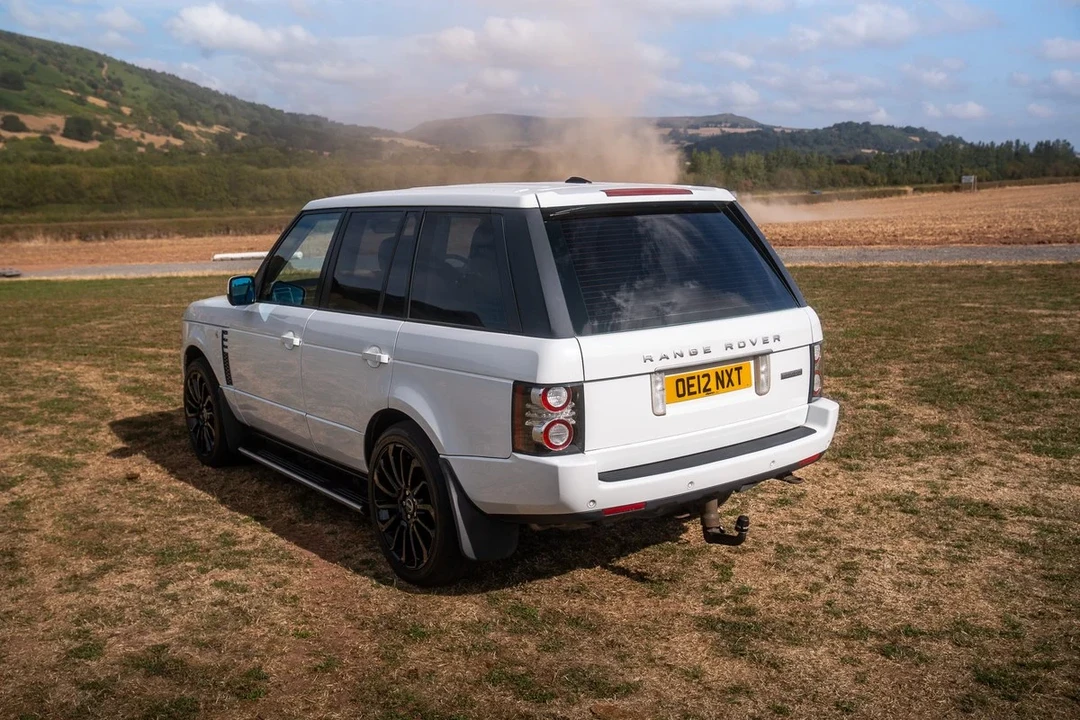 2012 Land Rover Range Rover L322 - Image 18 of 31