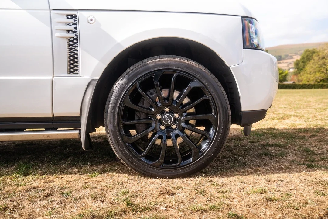 2012 Land Rover Range Rover L322 - Image 23 of 31