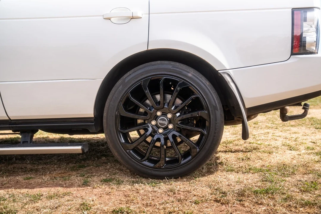 2012 Land Rover Range Rover L322 - Image 26 of 31