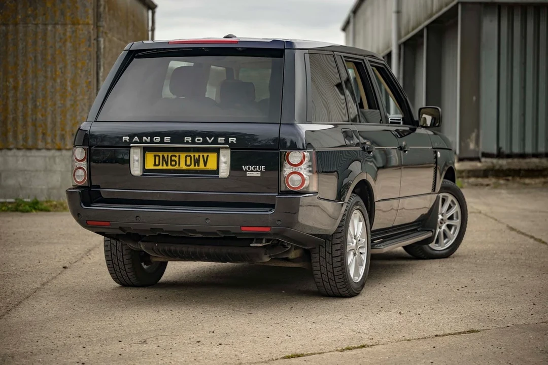 2012 Land Rover Range Rover L322 - Image 9 of 30