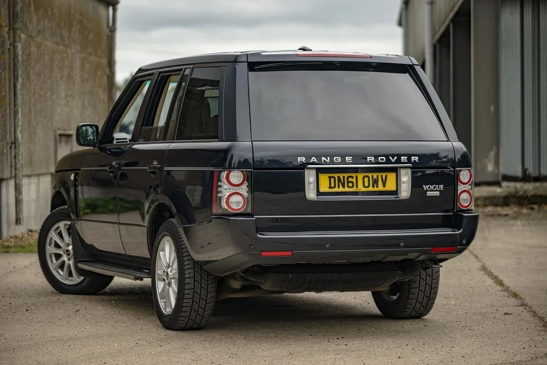 2012 Land Rover Range Rover L322 - Image 10 of 30