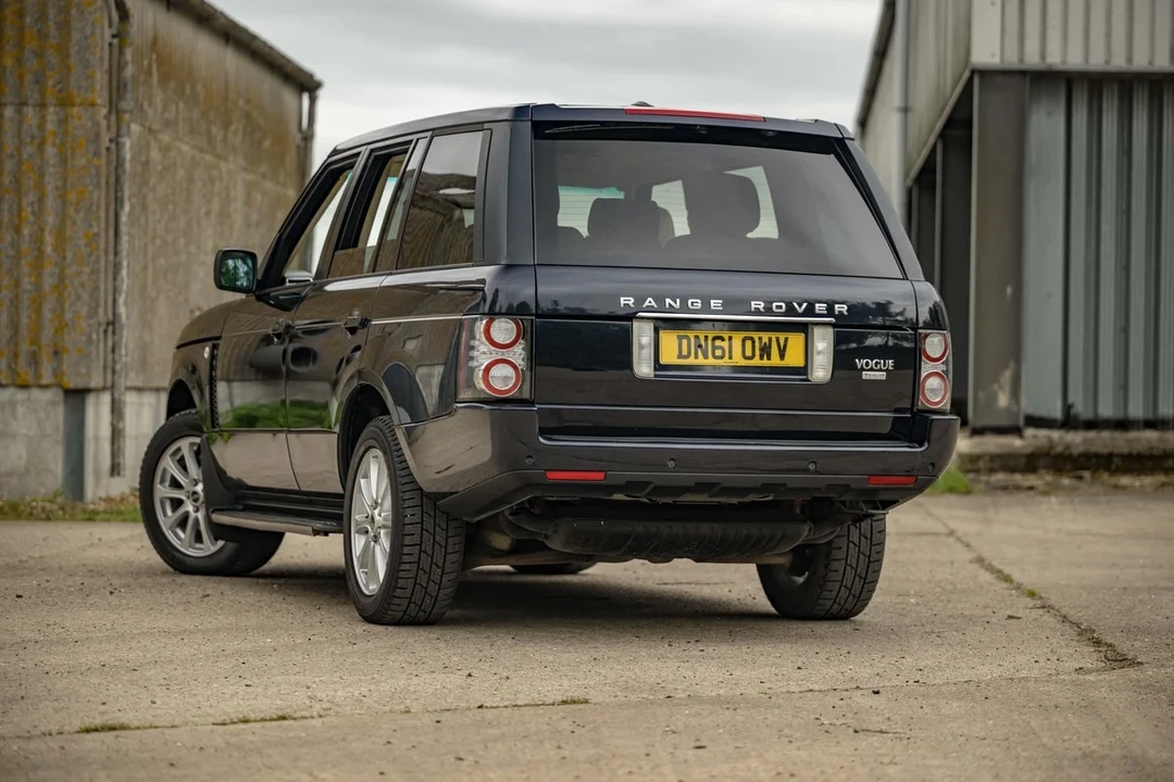 2012 Land Rover Range Rover L322 - Image 18 of 30