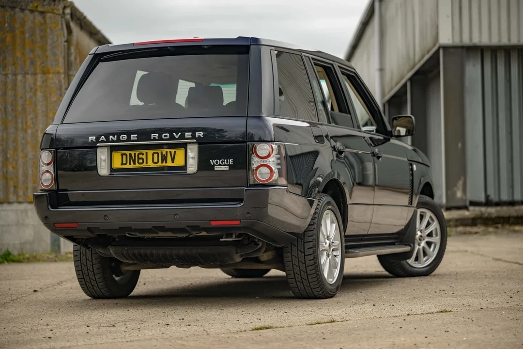 2012 Land Rover Range Rover L322 - Image 11 of 30
