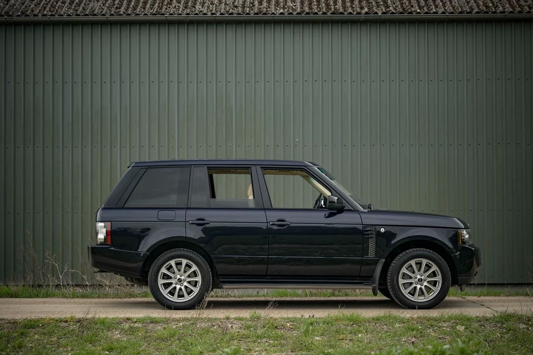 2012 Land Rover Range Rover L322 - Image 7 of 30
