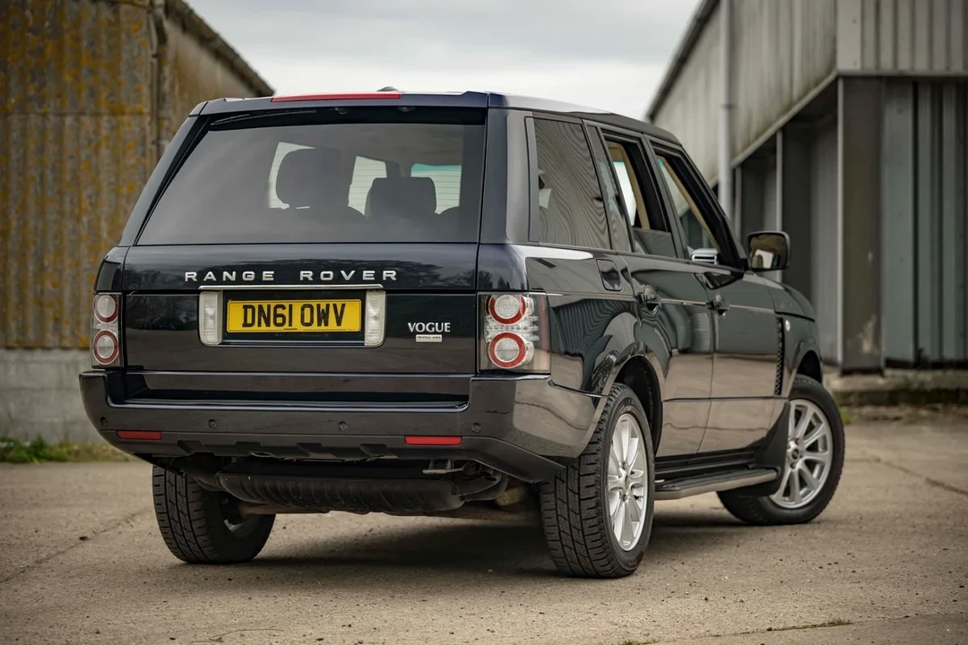 2012 Land Rover Range Rover L322 - Image 14 of 30