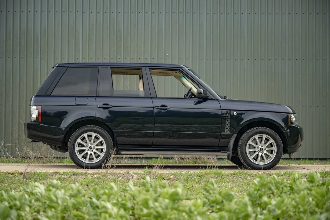 2012 Land Rover Range Rover L322 - Image 8 of 30
