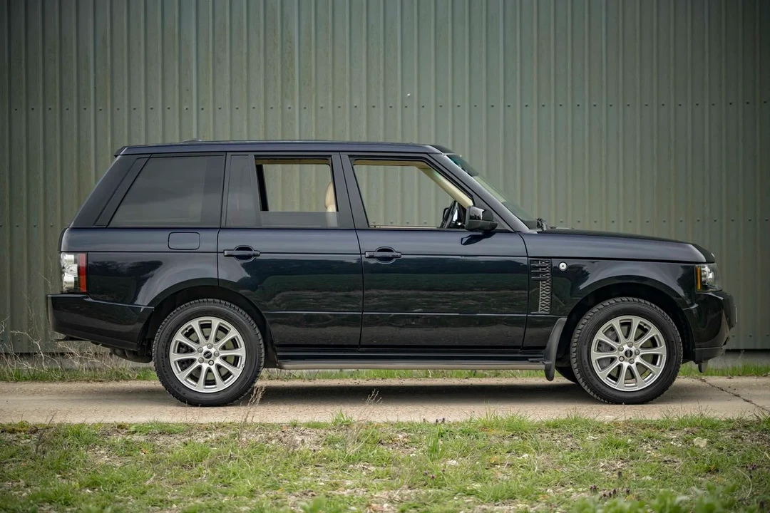 2012 Land Rover Range Rover L322 - Image 24 of 30