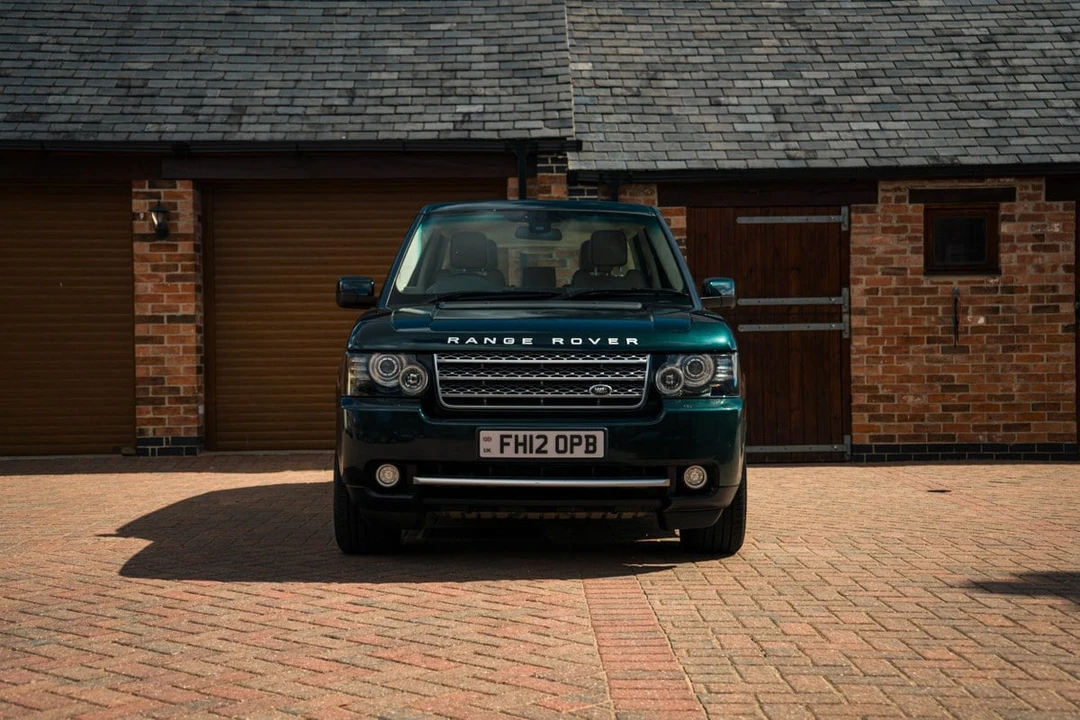 2012 Land Rover Range Rover L322 - Image 2 of 30