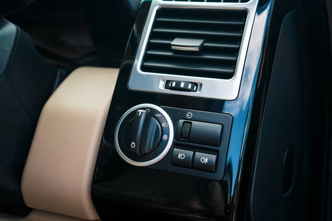 2012 Land Rover Range Rover L322 - Image 27 of 30