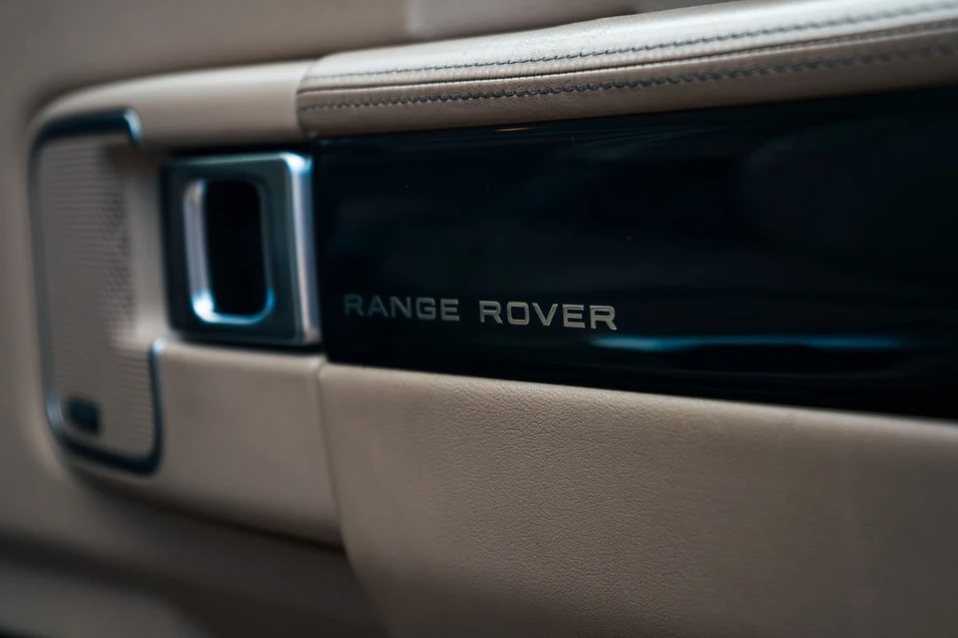 2012 Land Rover Range Rover L322 - Image 16 of 30