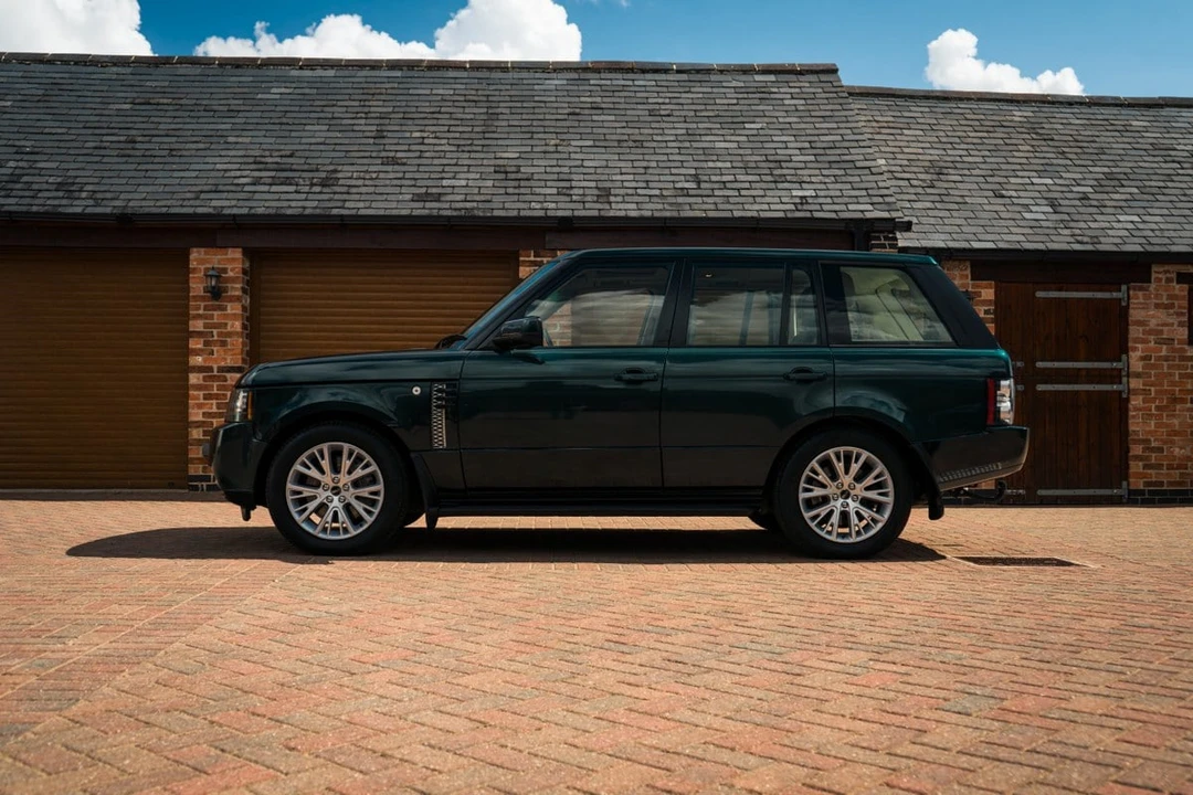 2012 Land Rover Range Rover L322 - Image 4 of 30