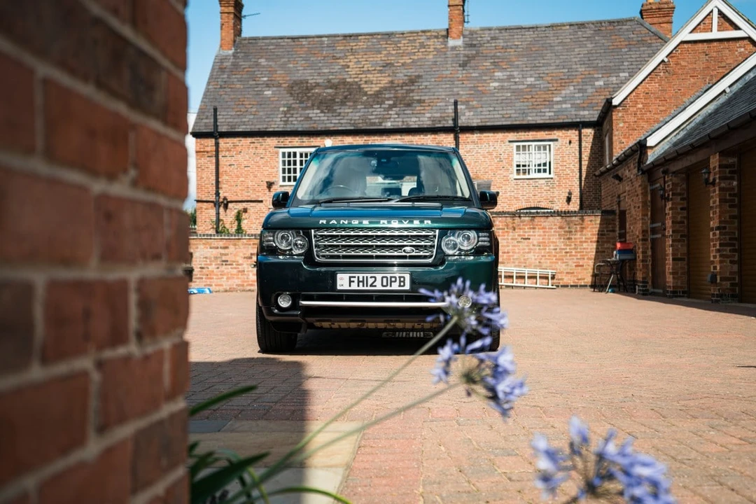 2012 Land Rover Range Rover L322 - Image 10 of 30