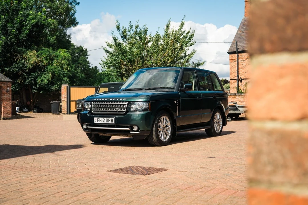2012 Land Rover Range Rover L322 - Image 9 of 30