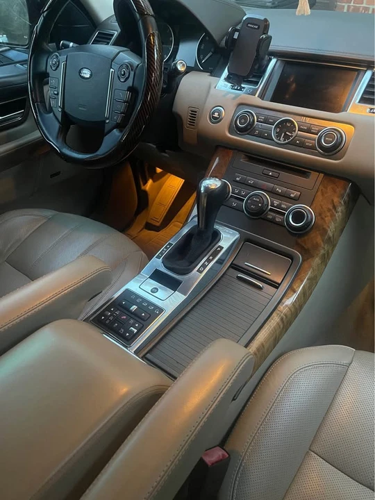 2012 Land Rover Range Rover L322 - Image 9 of 12
