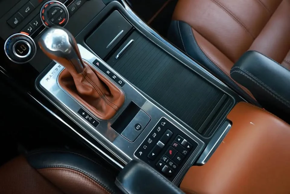 2012 Land Rover Range Rover L322 - Image 19 of 20