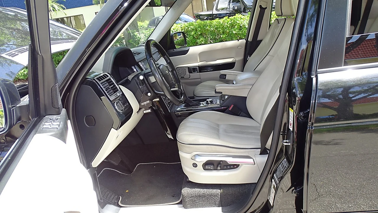 2012 Land Rover Range Rover L322 - Image 17 of 25