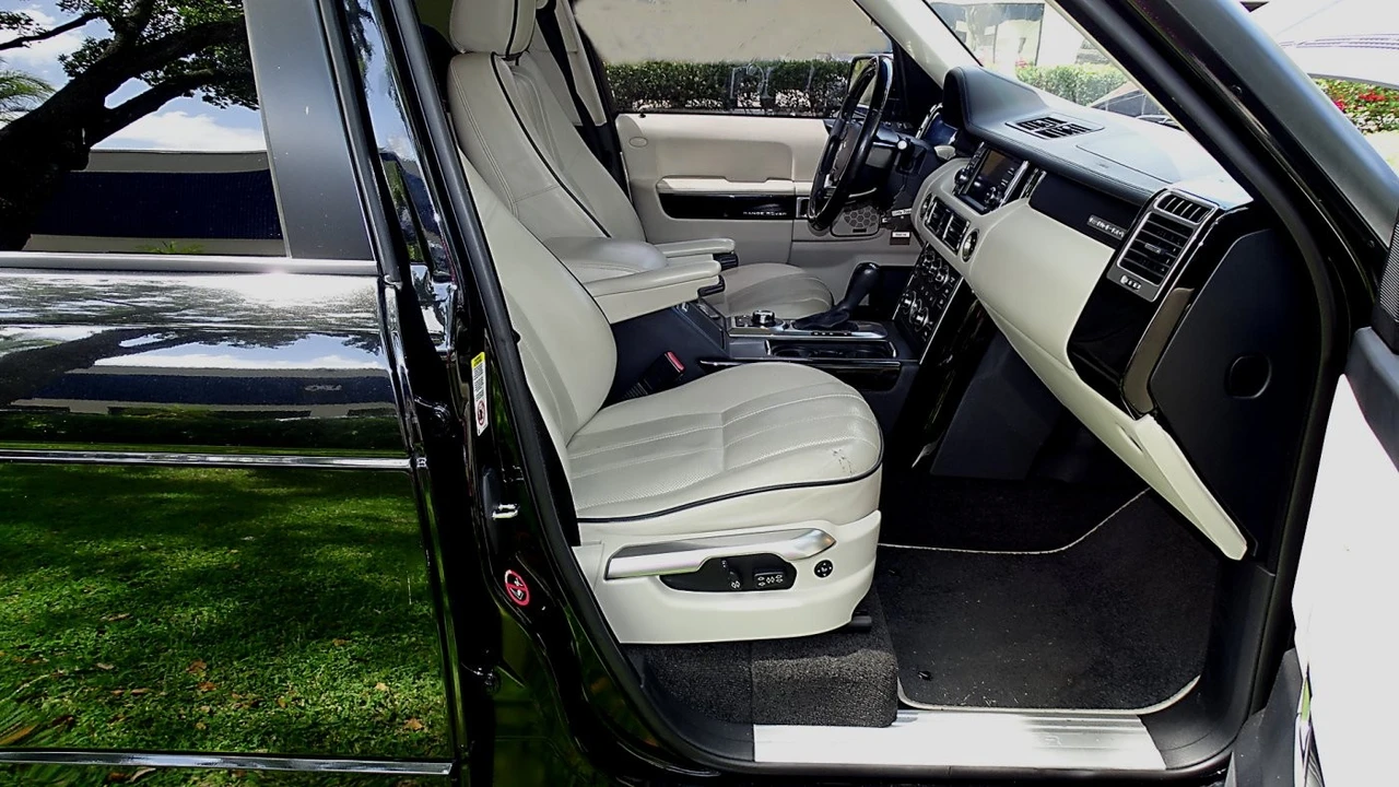2012 Land Rover Range Rover L322 - Image 11 of 25