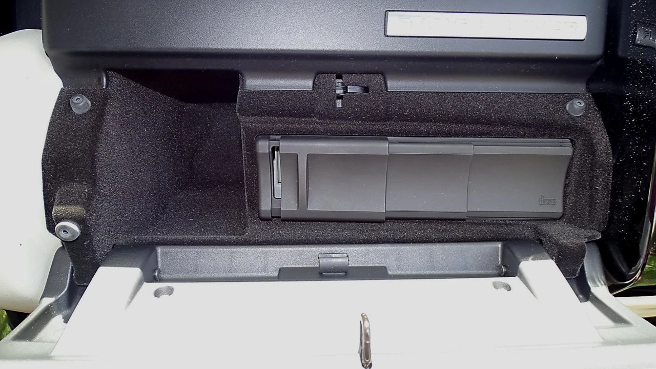 2012 Land Rover Range Rover L322 - Image 23 of 25