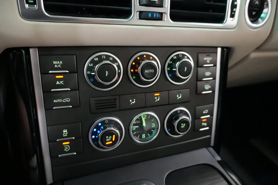 2012 Land Rover Range Rover L322 - Image 15 of 20
