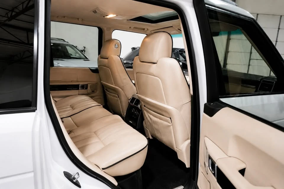 2012 Land Rover Range Rover L322 - Image 19 of 20