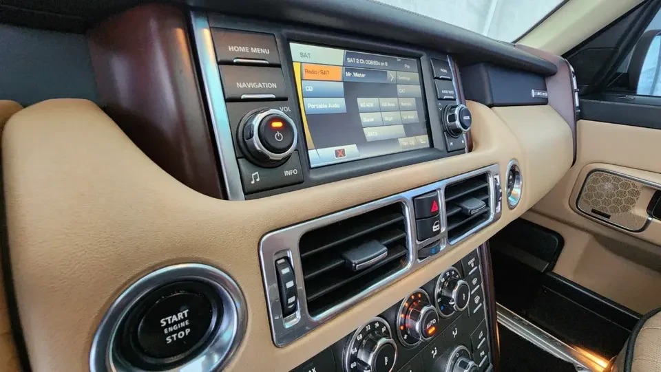 2012 Land Rover Range Rover L322 - Image 13 of 20