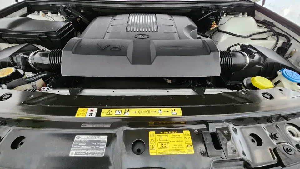 2012 Land Rover Range Rover L322 - Image 19 of 20