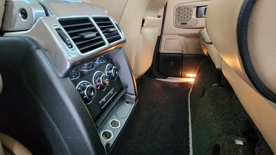 2012 Land Rover Range Rover L322 - Image 17 of 20