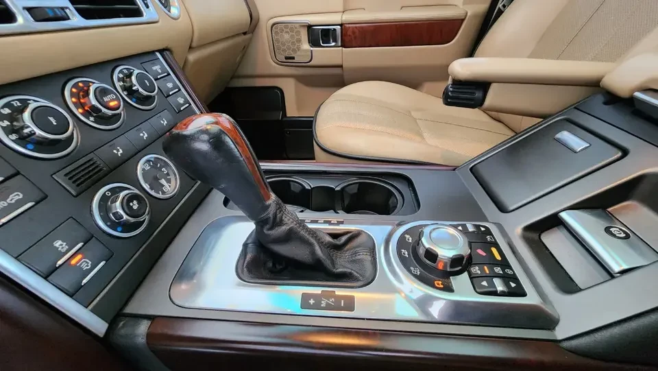 2012 Land Rover Range Rover L322 - Image 14 of 20