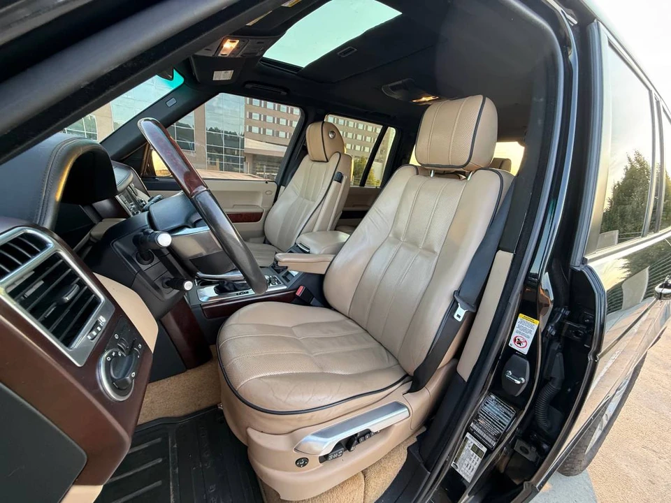 2012 Land Rover Range Rover L322 - Image 9 of 24