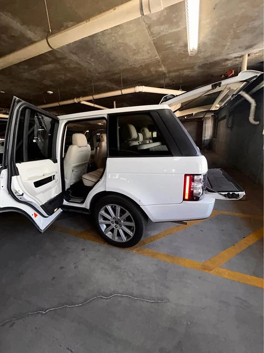 2012 Land Rover Range Rover L322 - Image 8 of 15