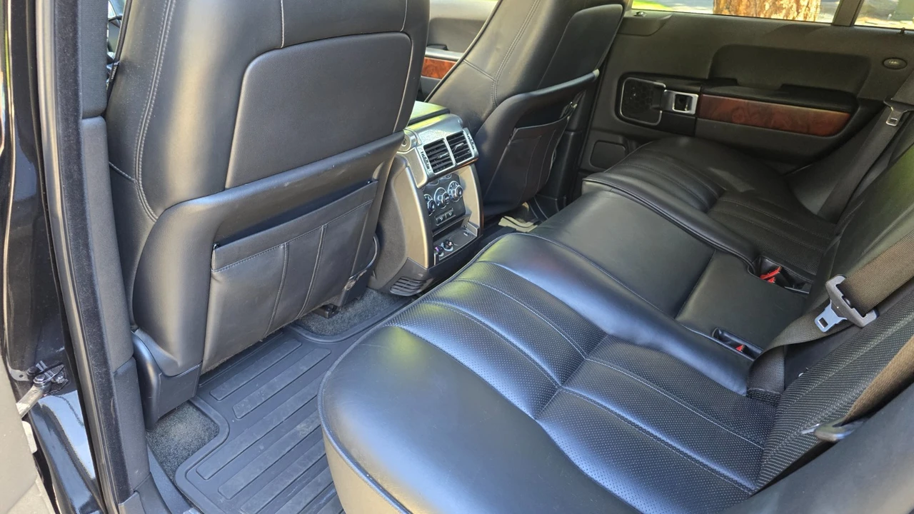 2012 Land Rover Range Rover L322 - Image 16 of 24