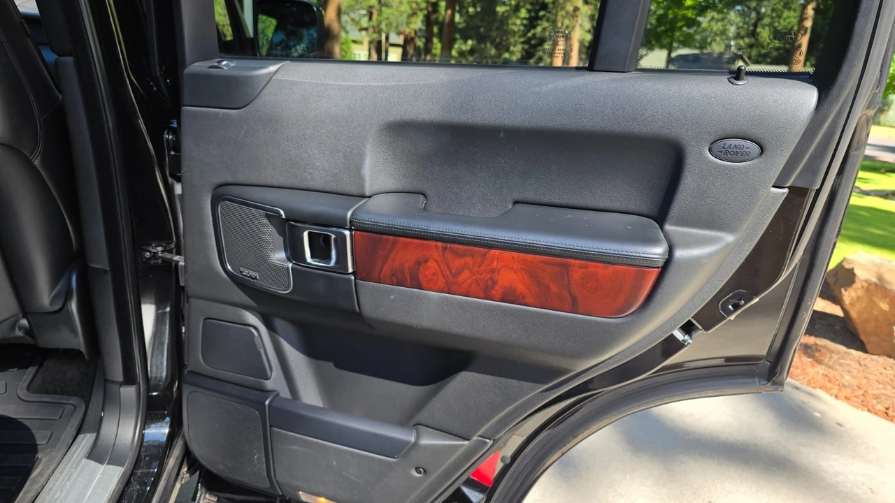 2012 Land Rover Range Rover L322 - Image 14 of 24