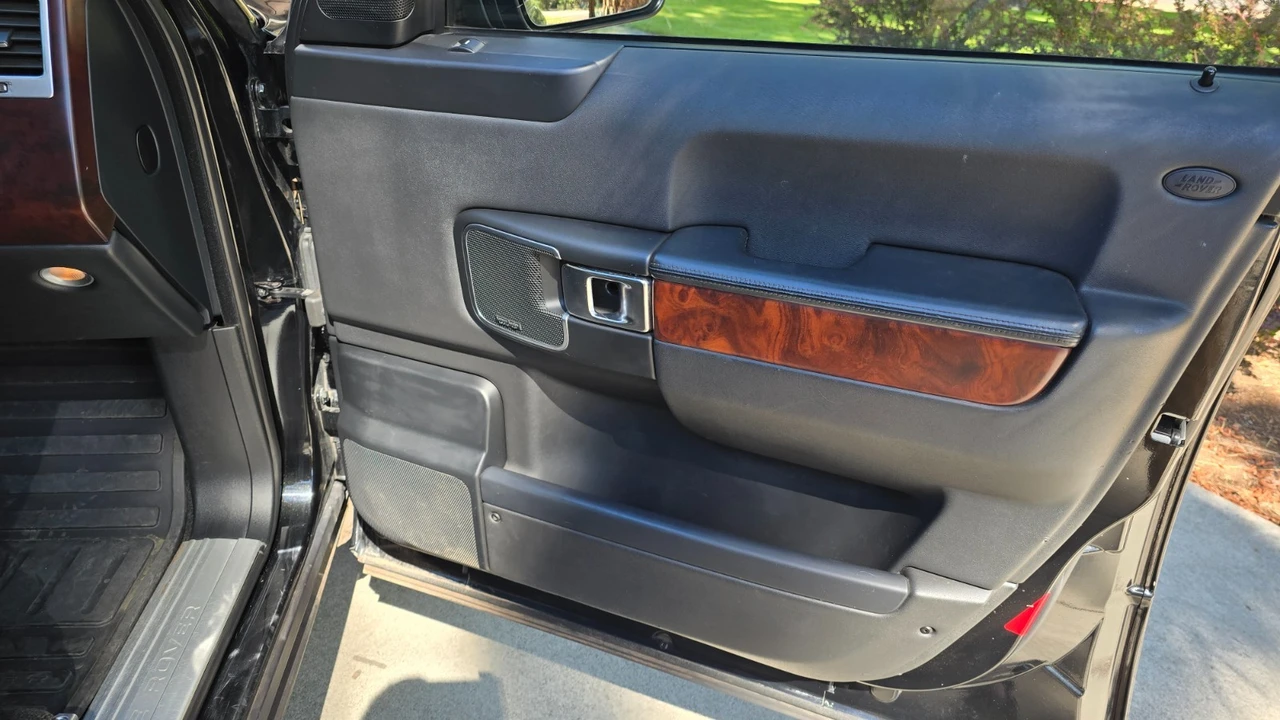 2012 Land Rover Range Rover L322 - Image 12 of 24