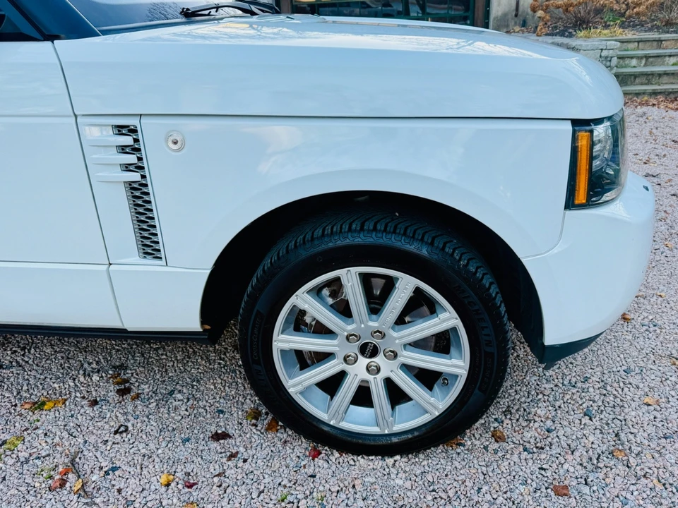 2012 Land Rover Range Rover L322 - Image 12 of 21