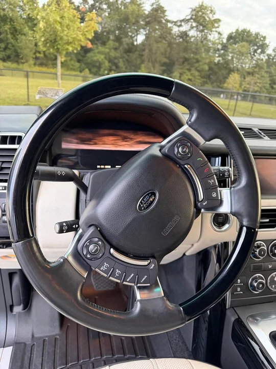 2012 Land Rover Range Rover L322 - Image 15 of 17