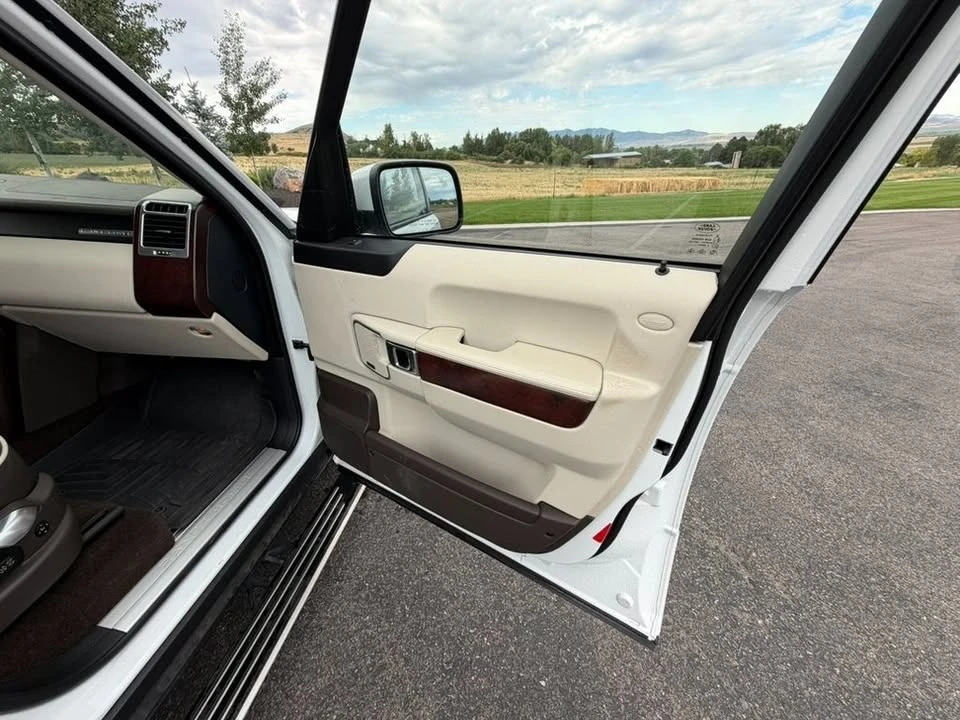 2012 Land Rover Range Rover L322 - Image 16 of 19